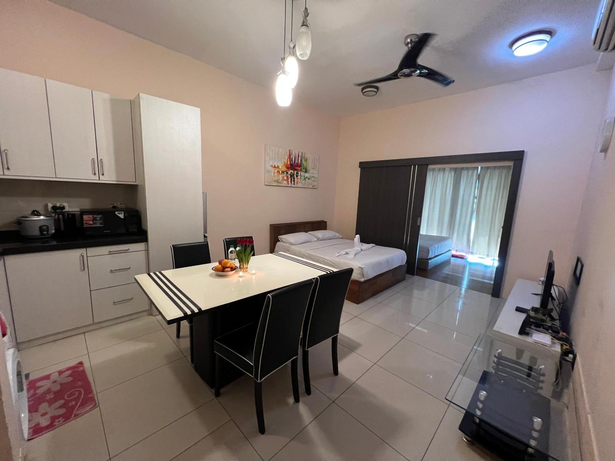 Borneo Coastal Residence @ Imago Mall Кота-Кинабалу Экстерьер фото